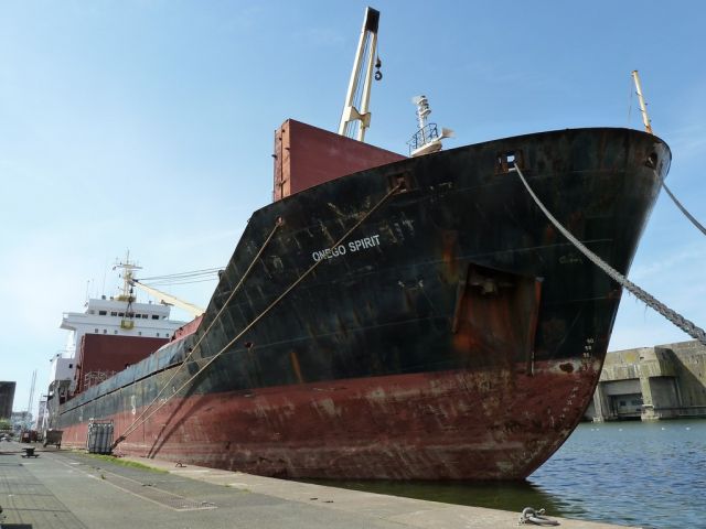 Onego Spirit - quai des fregates - 13 avril 2011 .JPG